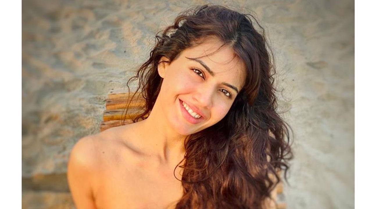 Smriti Kalra recommends THIS make-up trick that always works for her!